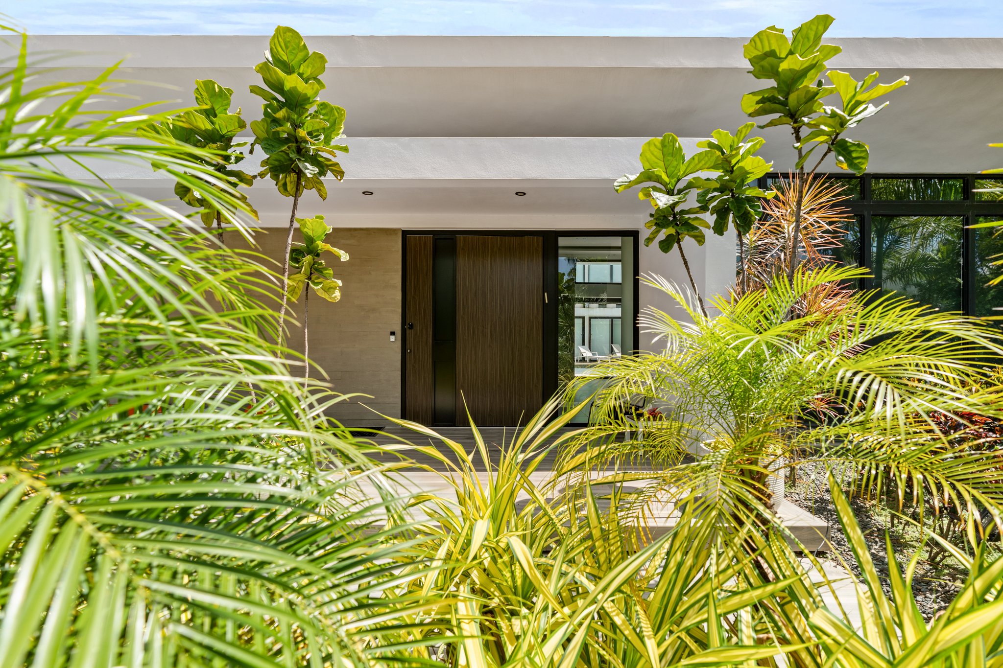 Villa Levant Estate - Photo 2